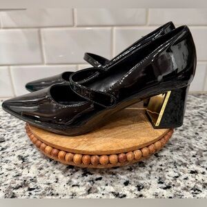 Jones New York Candy Black Patent Leather Heels with Gold Accent NWOB